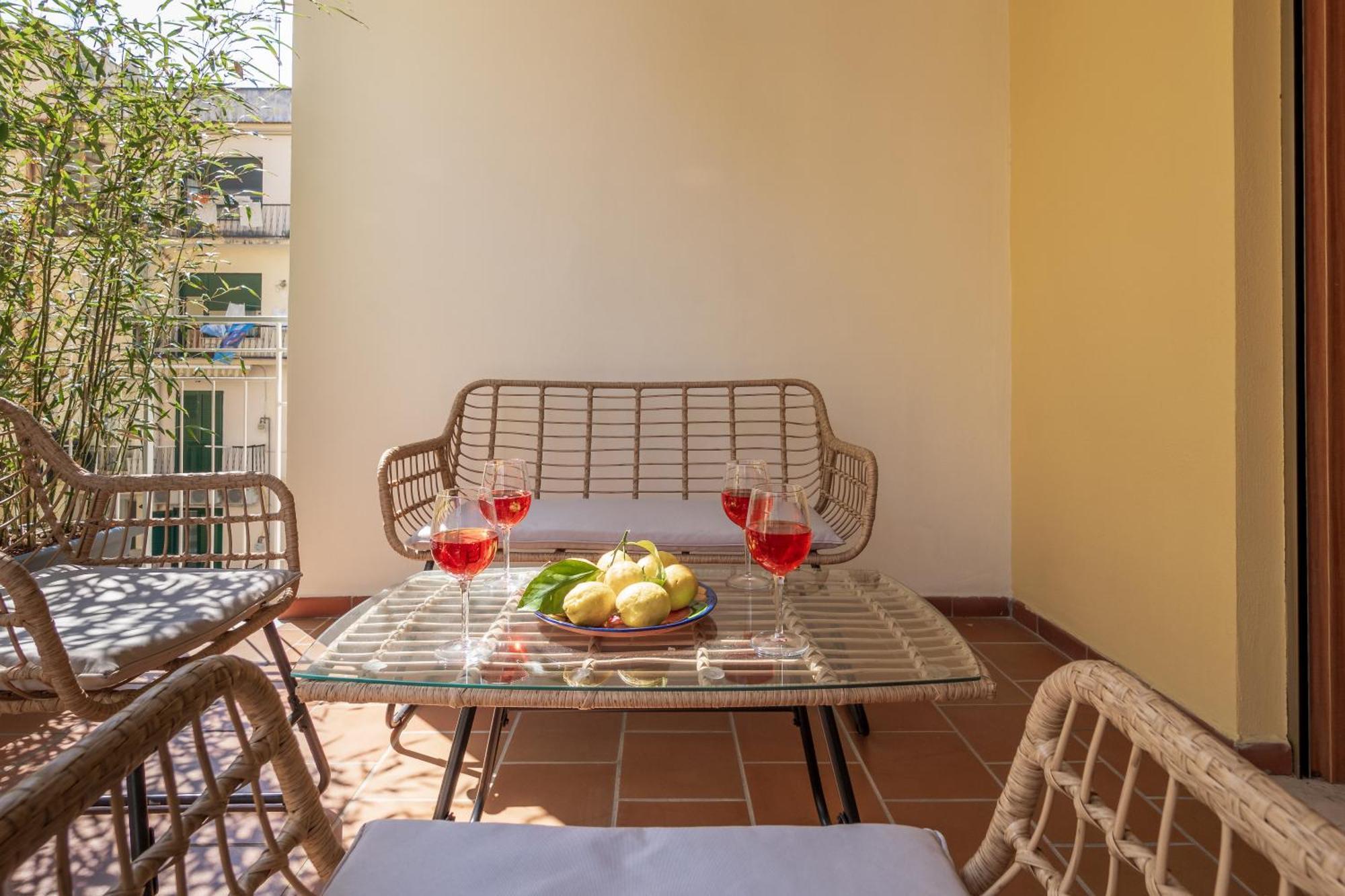 Surya House - Elegant Apartment In Sorrento Exterior foto